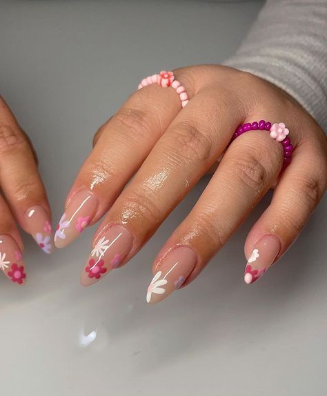 spring nail inspo Summer Nails Almond, Nails Art Designs, Spring Acrylic Nails, Almond Acrylic Nails, Easter Nails, Floral Nails, Short Acrylic Nails, Long Acrylic Nails, Flower Nails