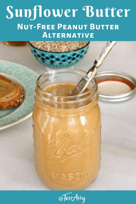 Learn to make smooth, delicious, all natural and allergy-friendly homemade sunflower butter in your food processor with sunflower seeds, honey and salt. #sunflowerbutter Sunflower Butter Recipes, Sunflower Seed Butter Recipes, Peanut Butter Alternatives, Jar Desserts, Sunflower Seed Butter, Diy Sunflower, Sunflower Butter, Food Innovation, Summer Foods