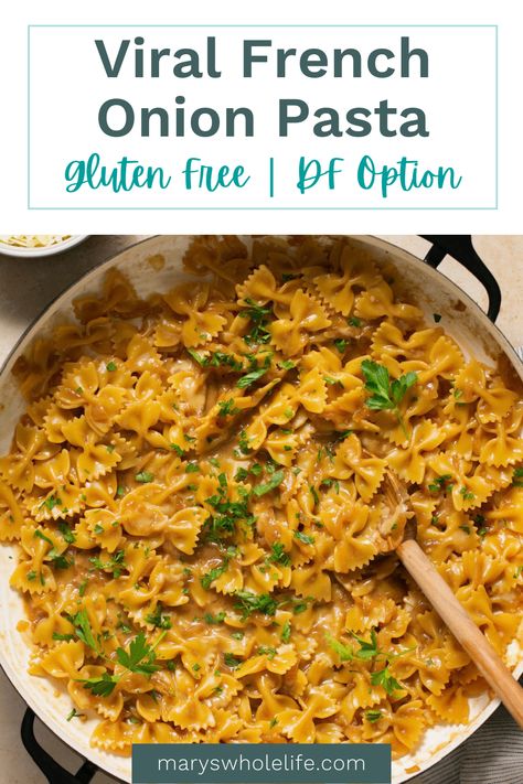 Gluten Free Tik Tok Recipes, Gluten Free One Pot Pasta, One Pot Gluten Free Pasta Recipes, Pasta With Red Onion, Tik Tok French Onion Pasta, French Onion Pasta Casserole, Viral French Onion Pasta, French Onion Soup Noodles, One Pan French Onion Soup Noodles