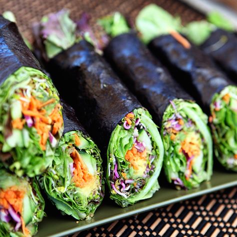 Healthy Spring Rolls Recipe, Nori Wraps, Healthy Spring Rolls, Healthy Bento Lunches, Raw Food Cleanse, Sushi Recipes Homemade, Raw Vegan Diet, Vegan Burrito, Vegan Wraps