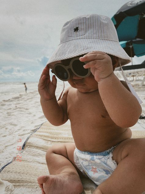 Newborn Summer Outfits Boy, Baby Summer Outfits, Baby Boy Sun Hat, Goa Outfits, Baby Summer Hat, Beach Aesthetics, Hats Beach, Summer Hats Beach, Indian Baby