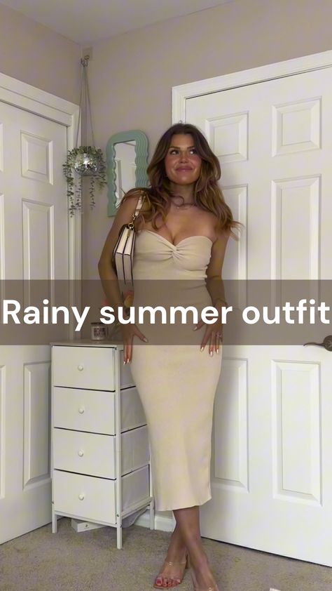 🌧️✨ Stay chic even on rainy days with our rainy summer outfit ideas! Explore stylish and practical fashion tips, from trendy waterproof jackets to fashionable rain boots. Perfect for unexpected showers, these outfits blend comfort and style effortlessly. #RainySummerOutfit #SummerFashion #RainyDayStyle #amazonsummerfashion #whatiorderedversuswhatigot #amazonoutfits #amazonspringfinds #amazonsummerfinds #amazonsets #casualoutfits #postgradstyle #summeroutfits  Credit : @kristinnanne  "On TikTok" Rainy Summer Outfit, Rainy Day Summer Outfits, Rainy Summer, Rainy Day Fashion, Practical Fashion, Summer Outfit Ideas, Summer Fashion Trends, Wet Weather, Beach Look