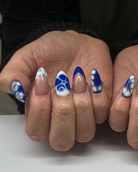 How To Do Blooming Gel, Blue Blooming Nails, Nail Inspo Blooming Gel, Blue Blooming Gel Nails, Blooming Gel Nail Art Ideas, Blooming Gel Designs, Nails Blooming Gel, Blooming Gel Nails, Blooming Nails