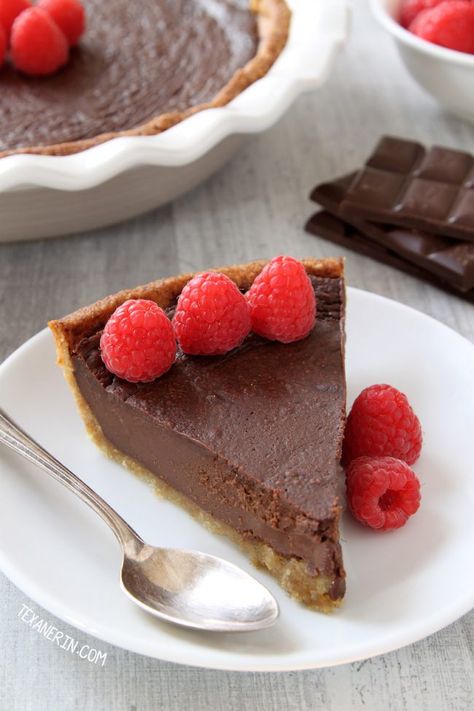 Chocolate Ganache Recipe Without Cream, Whole30 Desserts, Gundry Recipes, Gf Thanksgiving, Paleo Fudge, Chocolate Fudge Pie, Chocolate Tart Recipe, Nutritious Eating, Brownie Crust