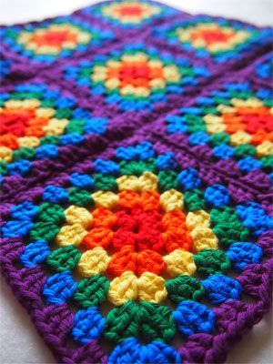 Simple Granny Square Pattern, Crochet Granny Square Blanket Baby, Rainbow Granny Square, Crochet Blanket Rainbow, Granny Square Crochet Patterns Free, Crochet Cushion, Crochet Granny Square Blanket, Rainbow Crochet, Crochet Granny Square