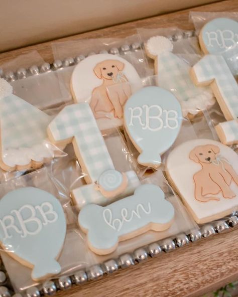 Golden Doodle Birthday Party, Puppy Themed First Birthday Party, Goldendoodle Birthday Party, Puppy First Birthday, Golden Retriever First Birthday, Puppy First Birthday Party, Labrador Birthday Party, Puppy Party Cookies, Puppy Dog Baby Shower Ideas