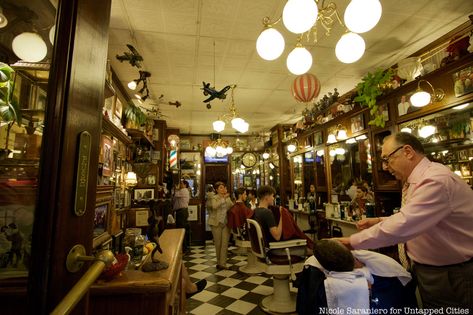 10 Authentic Vintage Barber Shops in NYC - Page 4 of 9 - Untapped New York Vintage Barbershop, Coffee Cups Diy, Nyc Vintage, Small Craft Rooms, Vintage Barber, Boutique Decor, Shop House Plans, Nyc Shopping, Shop Front Design