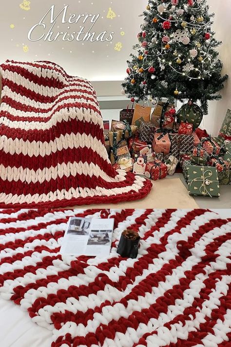 Chunky Christmas Blanket, Chunky Knit Christmas, Crotchet Blankets, Christmas Crochet Blanket, Blanket Making, Blanket Couch, Giant Yarn, Jumbo Yarn, Knit Christmas