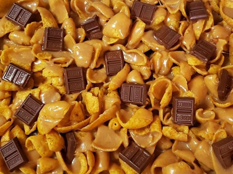 Meet Fruckies: The Salty-Sweet Snack That's Better Than Caramel Corn Peanut Butter Funky Fritos, Funky Fritos Recipe, Corn Chip Recipes, Funky Fritos, Cassarole Meals, Salty Sweet Desserts, Salty Sweet Snacks, Chex Mix Recipes, Peanut Butter Sauce