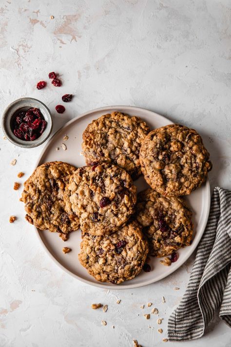 Giant Oatmeal Cranberry Cookies — Style Sweet Oatmeal Cookie Photography, Oatmeal Cookies Photography, Cookies Food Photography Styling, Cookie Pictures Ideas, Cookies Photography Styling, Extra Large Cookies, Brownies Photography, Cookies Food Photography, Cookies Pictures