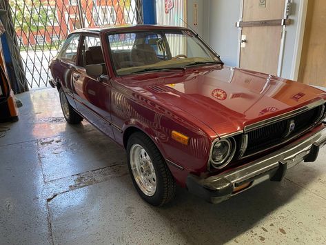 No one will ever accuse a stock '79 Toyota Corolla of being sporty...but this next one has a few tricks up the old tailpipe to make it interesting. Those Weld Racing wheels look nice, and the angel eyes lights are interesting, but the manual gearbox is probably the biggest draw. Most of these survivors are slushbox equipped in my experience. Find this 1979 Toyota Corolla offered for $12,000 in Chicago, IL via #Corolla #Japanese #Toyota Toyota Corolla 1995 Modified, 1997 Toyota Corolla, 1979 Toyota Corolla, Ke 70 Toyota Corolla Modified, 1972 Toyota Corolla, Big Draw, Sound System Speakers, Racing Wheel, Angel Eyes