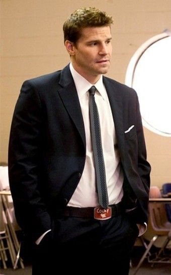 Cocky belt buckle Booth Bones, David Boreanaz Angel, Seeley Booth, Booth And Bones, Booth And Brennan, Suits Tv Shows, Food Events, Emily Deschanel, Hello Handsome