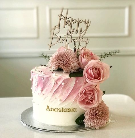 Flower buttercream cake Drip Cake With Flowers, Flower Buttercream, Rose Gold Cake, Quinceanera Cakes, 50th Cake, My Birthday Cake, Pink Birthday Cakes, Mothers Day Cake, Birthday Cakes For Women