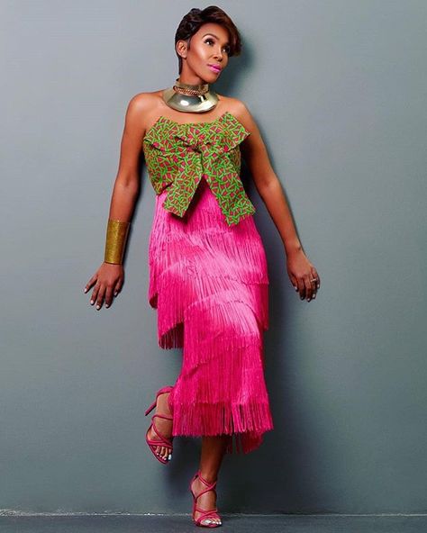 Ankara on Fringe! Style on point! StyleRave.com SA singer @nhlanhla_nciza at 40 #SRCelebrate  Outfit: @nn_vintage Makeup: @stephythemakeupartist Wardrobe assistant: @cedrictn Photography: @stillsbytom  Location: @the_agog_mabobeng African Traditional Wear, Afrocentric Fashion, African Children, Ankara Style, African Queen, Vintage Makeup, African Fashion Women, Traditional Attire, March 25