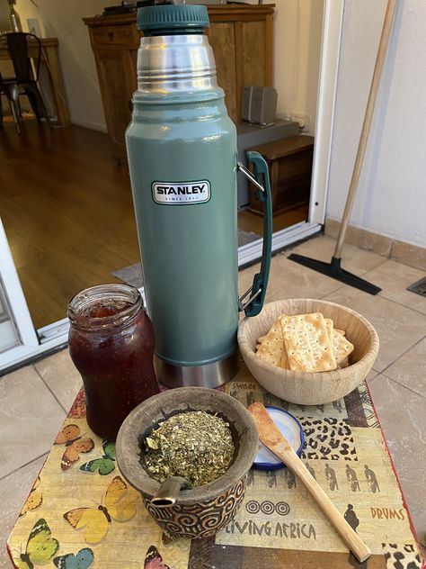 #Termo #stanley ... Tarde de #sol y aprovechamos para #tomar unos #mates acompañado de #galletitas de #agua con #mermelada de #frutilla. Mates Tumblr, Tea Culture, Coffee Wine, Beautiful Disaster, Yerba Mate, Afternoon Tea, Good Vibes, Instagram Story, In This Moment