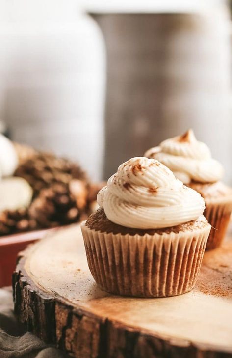 Maple Pumpkin Cupcakes, Maple Buttercream Frosting, Holiday Food Recipes, Maple Buttercream, Maple Frosting, East Recipes, Patty Cake, Middle East Recipes, Fall Cupcakes