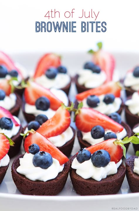 Memorial Day Desserts, Brownie Bites Recipe, Memorial Day Foods, Patriotic Desserts, Patriotic Food, 4th Of July Desserts, Slow Cooker Desserts, Fourth Of July Food, Brownie Bites