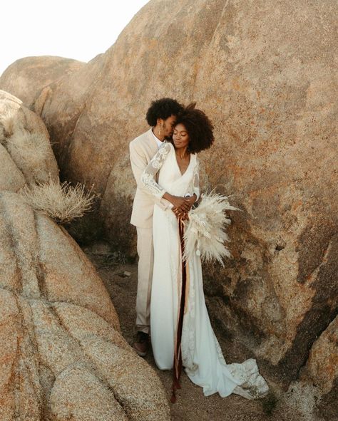 Wedding+Elopement Photographer on Instagram: “Just got home from California and I gotta say I’m loving all the Joshua Tree vibes I was getting from Alabama Hills (no it’s not in Alabama…” Alabama Hills, The Joshua Tree, Joshua Tree Wedding, Engagement Pictures Poses, Elopement Photos, Tree Wedding, Photo Tree, Adventure Elopement, Wedding Elopement