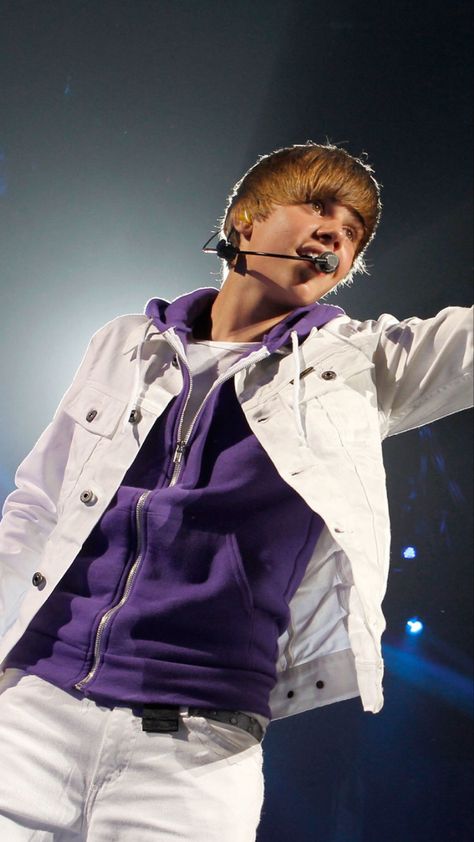 Justin Bieber Costume, Young Justin Bieber, Justin Bieber Singing, Justin Bieber 2009, Justin Bieber My World, Justin Bieber Concert, Justin Baby, All About Justin Bieber, Justin Bieber Outfits