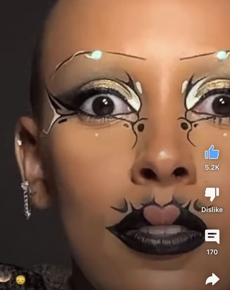 Doja Cat Concert Makeup, Dot Eyebrows, Futuristic Makeup, Concert Makeup, Under Eye Makeup, Makeup Drawing, Makeup Trial, Graphic Makeup, Cat Eyeliner