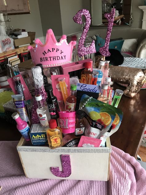 21st Birthday Survival Kits For Her, Best Friend 20th Birthday Gift Ideas, 21st Birthday Baskets For Her, 21 Birthday Basket For Her, 21st Birthday Gift Baskets For Her, 21st Bday Gift Ideas, 21st Birthday Gift Basket, Ideas For 21st Birthday, Hangover Kit 21st Birthday