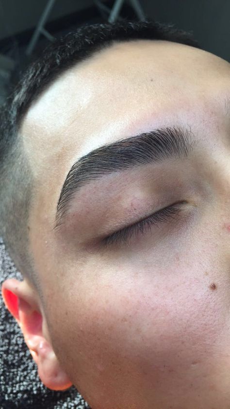 Men With Good Eyebrows, Eye Brows For Men, Men’s Eye Brows, Men’s Clean Eyebrows, Men Eyebrows Shaping, Mens Eyebrows Shaping, Guy Eyebrows, Eyebrow Cut Men, Thick Eyebrows Men