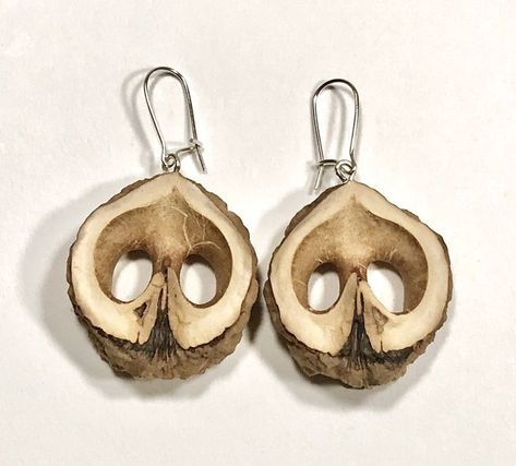 Black Walnut Jewelry, Walnut Crafts, Walnut Shell Crafts, Walnut Jewelry, Resin Crafting, Farm Products, Bamboo Crafts, Walnut Shell, Nature Earrings