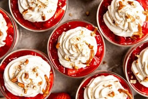 Strawberry Pretzel Salad Parfaits - Kroll's Korner Strawberry Pretzel Cups, Pretzel Cups, Pretzel Jello, Jello Pretzel Salad, Strawberry Pretzel Salad, Pretzel Salad, Strawberry Pretzel, Pretzel Crust, Jello Salad