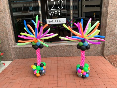 Neon Balloon Centerpieces, Balloon Table Decorations, Centerpiece Balloon, Neon Number, Balloon Centerpiece, Balloon Centerpieces, Glow Party, Neon Party, Balloon Art