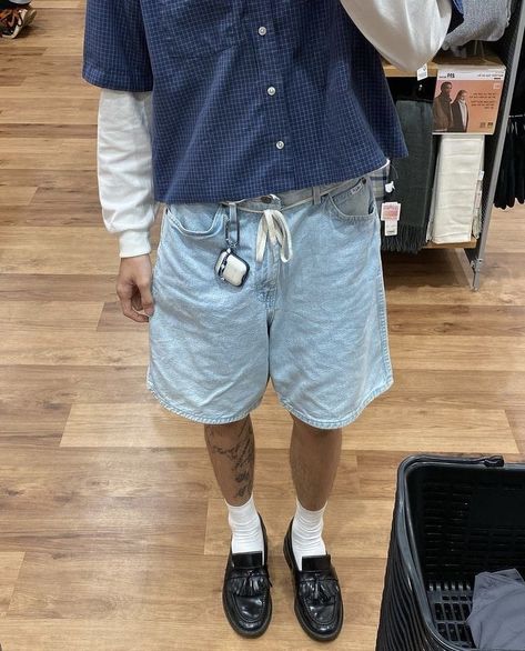 Male Jorts Outfit, Outfits Primavera Hombre, Feminine Guy Outfits, Jorts Outfit Idea Men, Jorts Mens Outfits, Guys Summer Outfits, Summer Outfits Men Streetwear, Guys Fits, Streetwear Inspo