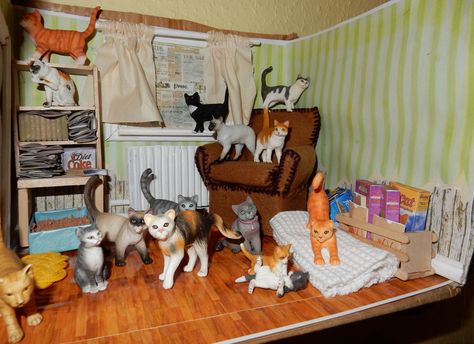 https://flic.kr/p/DTQ2Hv | Cat Hoarder Diorama Cat Diorama, Paper Games For Kids, Journal Headers, Miniature Cat, Miniature Things, Doll House Plans, Paper Games, Cat Enclosure, Animal Figurines