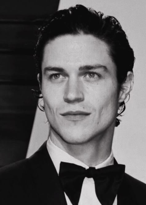 Royal Men Aesthetic, Popular 90s Hairstyles, 90s Hairstyles Men, Miles Mcmillan, Fade Haircuts For Men, Male Portraits, Face Study, Fade Haircuts, Hairstyles Men