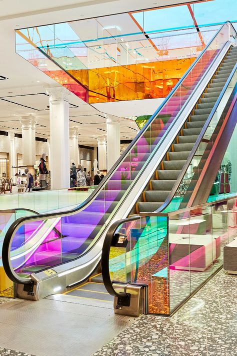 Rem Koolhaas–Designed Escalator Unveiled for Saks Fifth Avenue Redesign | Architectural Digest Shopping Mall Interior, Shopping Mall Design, Rem Koolhaas, Mall Design, Astuces Diy, Architecture Firm, Retail Design, 인테리어 디자인, Store Design