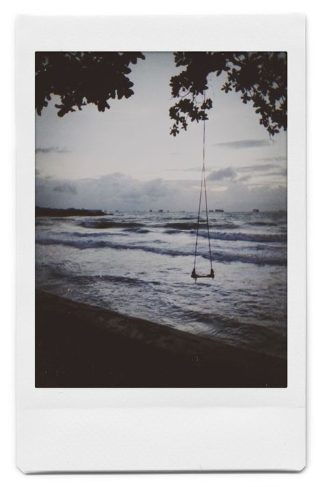 Poloraid Pics Aesthetic, Aesthetic Polaroid Pictures, Polaroid Photography, Polaroid Pictures, Pop Art Wallpaper, Polaroid Photos, Ocean Wallpaper, Aesthetic Photography Nature, Aesthetic Pastel Wallpaper