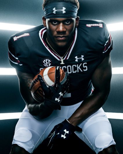 "Pre-Season 2020" by James Quantz Jr #fstoppers #Sports #sportsportraits #football #Profoto Football Cinematography, Football Portraits Poses, Media Day Poses Football, Sports Photography Poses, Football Poster Ideas For Players, Football Media Day, Football Portraits, Basketball Photoshoot, Sports Team Photography