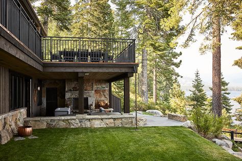 Lake Tahoe House, Lake House Deck, Lake Tahoe Houses, Cabin Landscaping, Home Design Features, Tahoe House, Enchanted Cottage, Home Design Interior, Pergola Attached To House