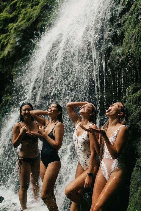 Waterfall Pics, Best Friend Fotos, Oahu Travel, Shotting Photo, Best Friend Photoshoot, Bandeau Tops, Hidden Beach, Best Friend Photos, Cute Friend Pictures