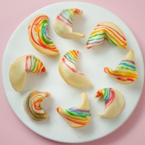 These colorful spiral sugar cookies will hypnotize you with deliciousness. Fortune Snap, Spiral Sugar Cookies, Cookie Lollipops, Fortune Cookies Recipe, Swirl Cookies, Rainbow Cookie, Plain Cookies, Almond Extract, Rainbow Cookies