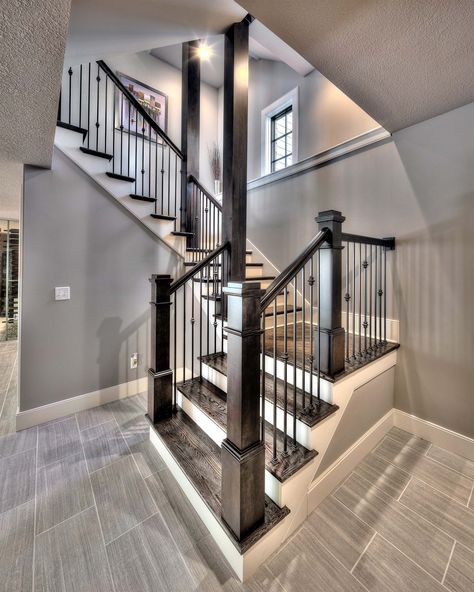 Hearth Rooms - Transitional - Staircase - Kansas City - by Larson Building Company | Houzz Foyer With Stairs, Transitional Staircase, Staircase Railing Design, Stairs Makeover, House Staircase, Staircase Ideas, Staircase Remodel, Staircase Makeover, Building Company