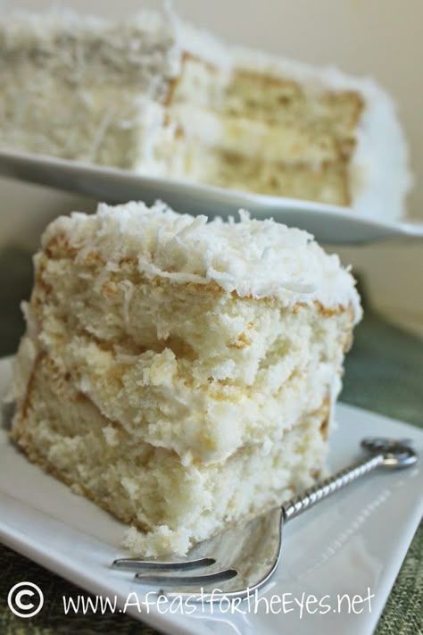 Cake On A Plate, Best Coconut Cake Recipe, Italian Cream Cakes, Coconut Cake Recipe, Shugary Sweets, White Cake Recipe, Coconut Frosting, Coconut Desserts, Torte Cupcake