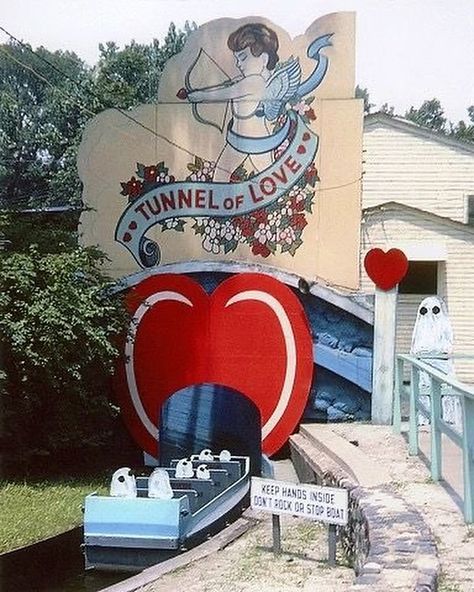 Midwest princesa 👑💘 Angela Deane, Coney Island Baby, Americana Aesthetic, Tunnel Of Love, My Funny Valentine, Vintage Americana, Heart Candy, Vintage Valentines, Hopeless Romantic