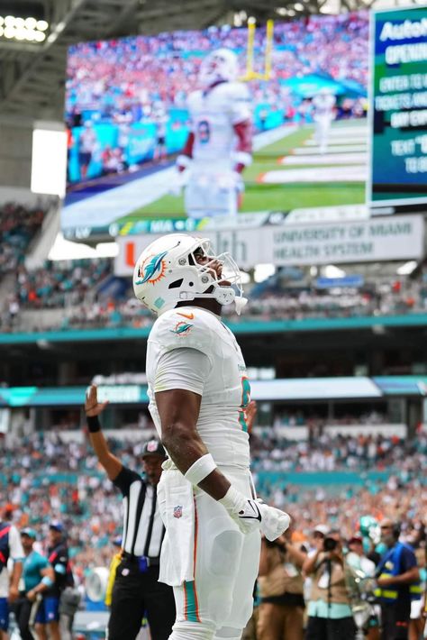 Miami Dolphins Football, Dolphins Football, Nfl Miami Dolphins, Fit Guys, The Locker Room, Home Team, Locker Room, Miami Dolphins, Indianapolis Colts