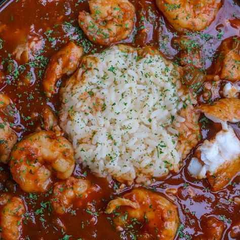 Seafood Couvillon: A Cajun Classic Seafood Couvillion, Seafood Medley, Cajun Dishes, Frozen Seafood, Cajun Cooking, Andouille Sausage, Culinary Skills, Recipes From Heaven, Fresh Seafood