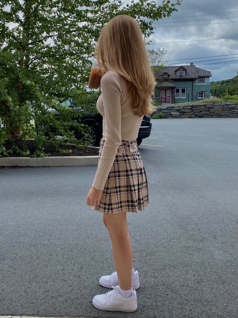 Mini Check Skirt Outfit, Checked Mini Skirt Outfit, Beige Pleated Skirt Outfit, Checked Skirt Outfit, Beige Pleated Skirt, Tartan Mini Skirt, Pleated Skirt Outfit, Mini Skirt Outfit, School Skirt