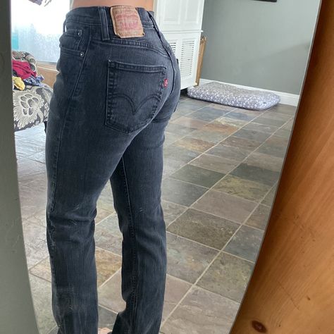 Black Levis! Worn A Few Times. Like Brand New. Says Size 32 But I Wear 6 And They Fit Me. Black Levi Jeans Outfits, 501 Levis Women Outfits, Levis Jeans Black, Levi Jeans Outfit, Levis Jeans 501, Levis Black Jeans, Hollister Clothes, Levi Bootcut Jeans, Black Levi Jeans