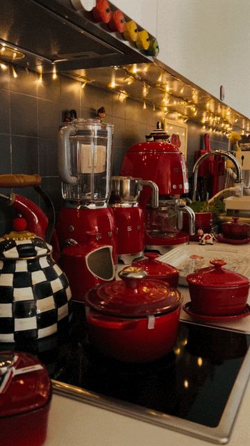 Red Kitchen Aesthetic, Red Kitchen Appliances, Luxury Kitchenware, Kitchen Wall Design, Romantic Kitchen, 80s Interior Design, House Flipper, 80s Interior, Kitchen Aesthetics