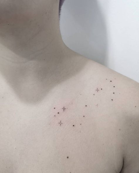 Bone Tattoo Ideas, Collar Bone Tattoo Ideas, Scorpio Constellation Tattoo, Scorpius Constellation, Reindeer Tattoo, Collar Bone Tattoos, Star Constellation Tattoo, Scorpio Constellation Tattoos, Tattooed Freckles