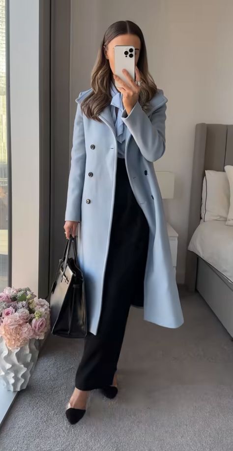 Navy Blue Monochromatic Outfit, Coats Outfits, Zara Suit, Zara Suits, Creative Fashion Photography, Color Combinations For Clothes, Business Casual Outfits For Work, Blue Coat, Woman Suit Fashion