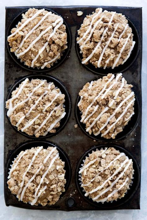 Apple Crisp Muffins, Muffins Apple, Apple Crisp Without Oats, Applesauce Spice Cake, Apple Crisp Topping, Apple Crisp Cheesecake, Crisp Topping, Easy Apple Crisp Recipe, Broma Bakery