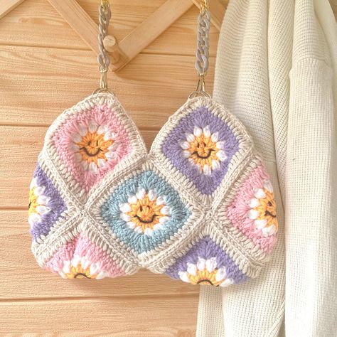 Smiley Face Crochet Bag, Smile Granny Square Crochet, Crochet Shoulder Bag, Cute Crochet Purse, Colorful Bag, Smiling Face Bag by Ptrviartstudio on Etsy Smile Granny Square, Cute Crochet Purse, Smiley Face Crochet, Crochet Mini Bag, Purse Tutorial, Crochet Shoulder Bag, Crochet Purse, Colorful Bags, Smiley Faces